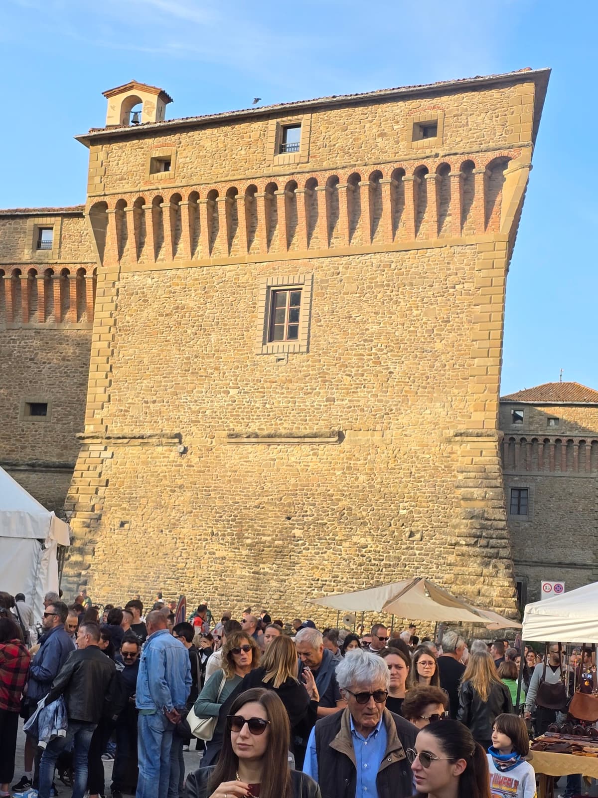 Il Palazzo Alidosi durante la sagra